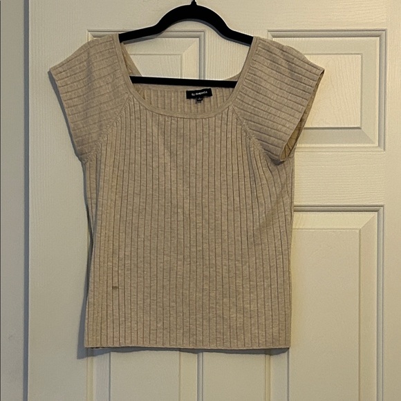 525 America Tops - Beige Ribbed Short Sleeve Top perfect for business casual/casual